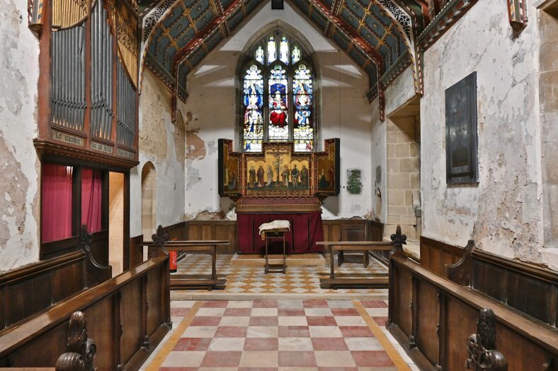 George Raithby Raithby by Spilsby, Holy Trinity, Chancel - Society for Lincolnshire ...